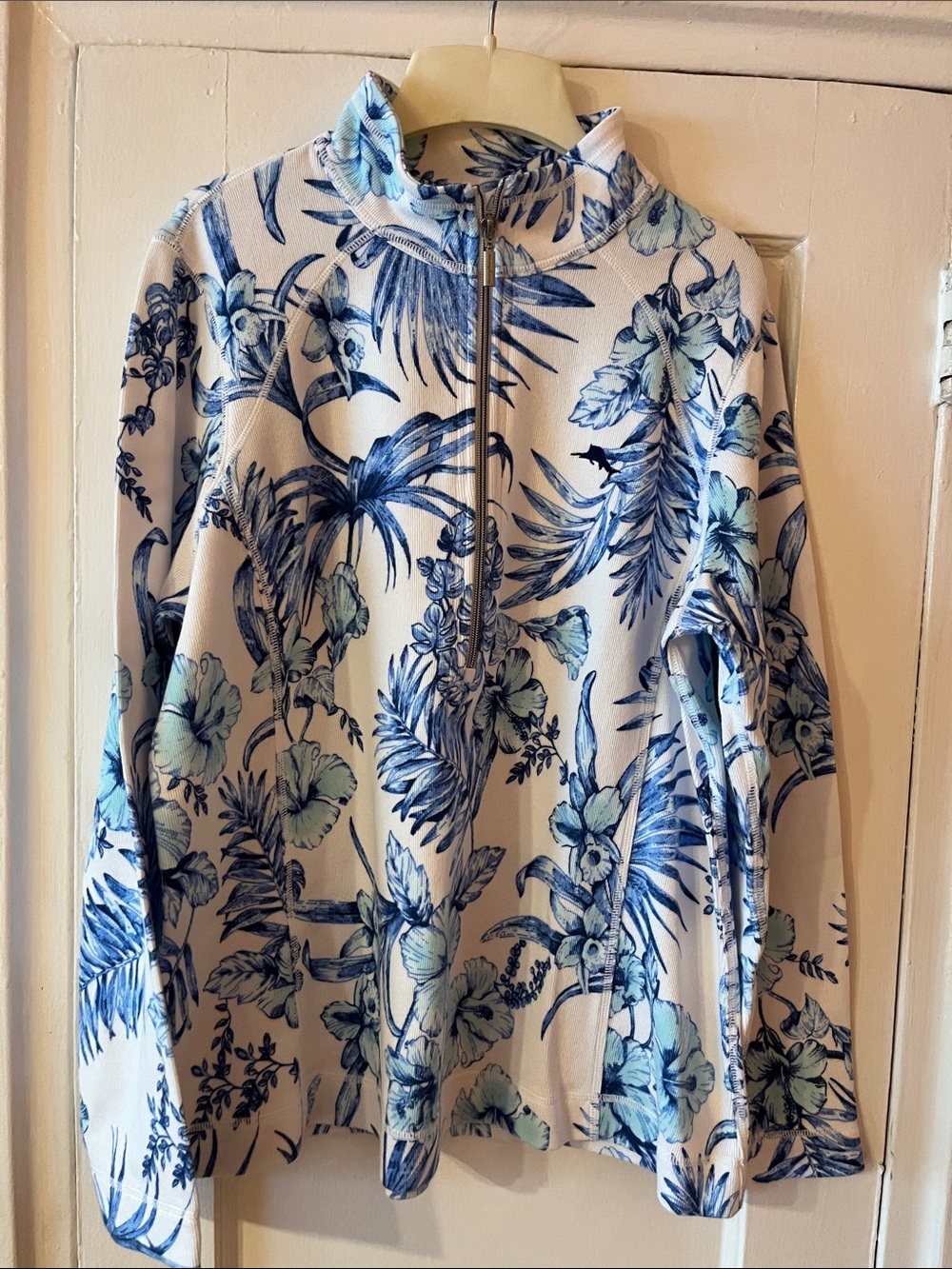 Tommy Bahama XL NWOT popover with Blue Tropical print.